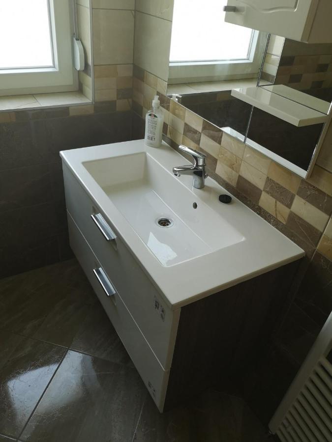 Appartement Nella Apartman à Siófok Extérieur photo